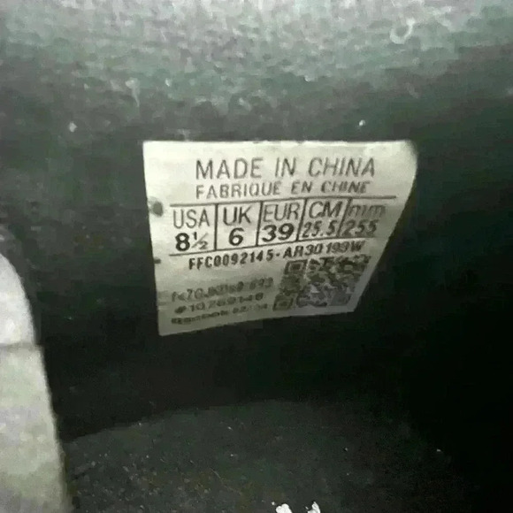 Retro style Reebok sneakers size 8.5 black and white - Picture 6 of 6